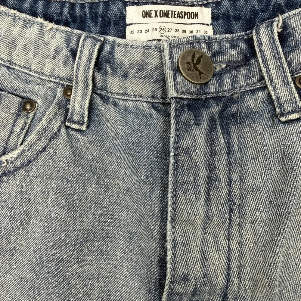 One Teaspoon Legends‎ Shorts 26 Distressed High Rise Raw Hem Jeans Mid Length